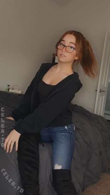 Leaked Lyssaurora page private photo viral onlyfans