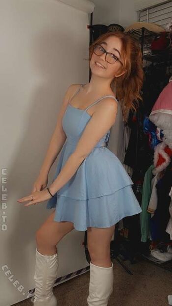Leaked Lyssaurora page private photo viral onlyfans