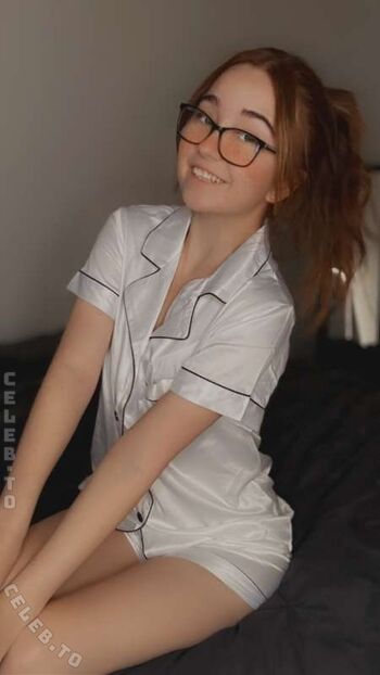 Leaked Lyssaurora page private photo viral onlyfans