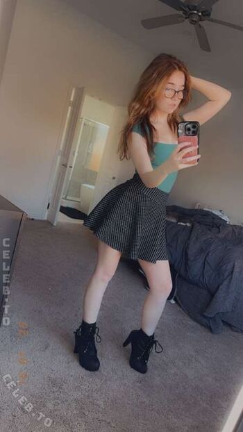 Leaked Lyssaurora page private photo viral onlyfans