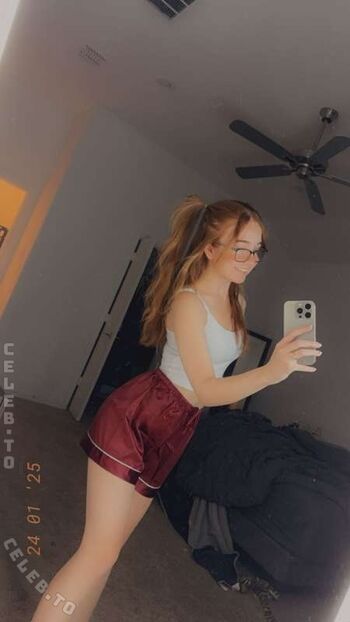 Leaked Lyssaurora page private photo viral onlyfans