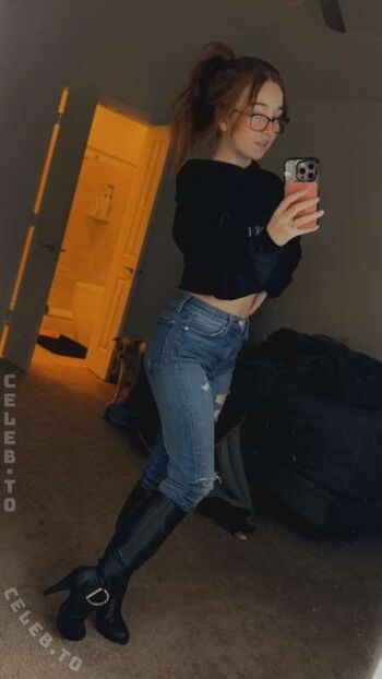 Leaked Lyssaurora page private photo viral onlyfans