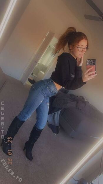 Leaked Lyssaurora page private photo viral onlyfans