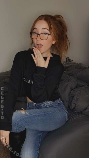 Leaked Lyssaurora page private photo viral onlyfans