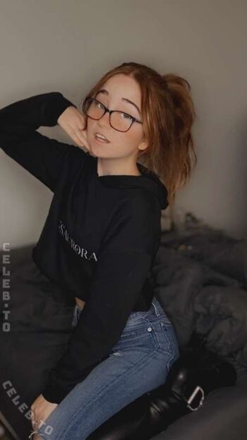 Leaked Lyssaurora page private photo viral onlyfans