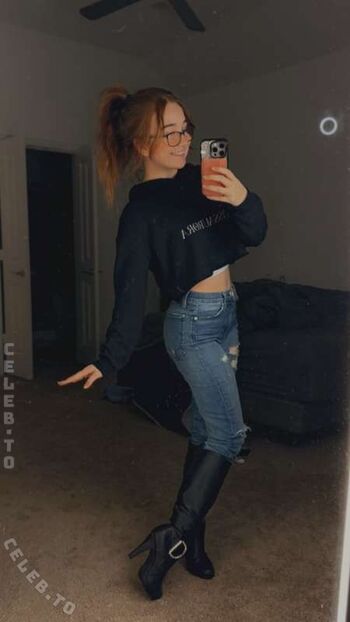 Leaked Lyssaurora page private photo viral onlyfans