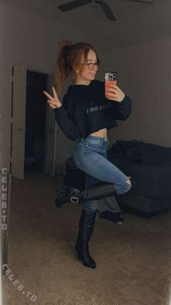 Leaked Lyssaurora page private photo viral onlyfans
