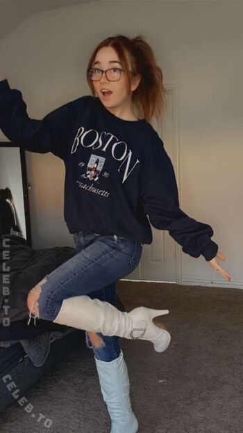 Leaked Lyssaurora page private photo viral onlyfans