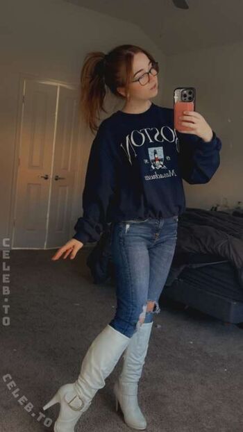 Leaked Lyssaurora private photo viral onlyfans
