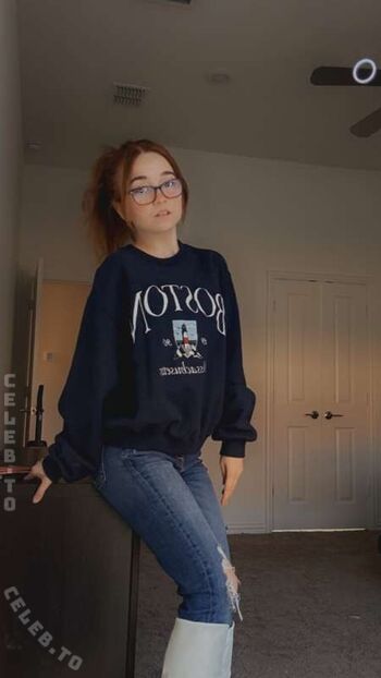 Leaked Lyssaurora private photo viral onlyfans