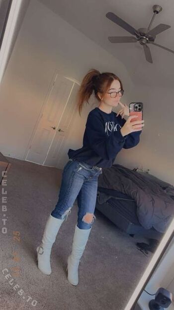 Leaked Lyssaurora private photo viral onlyfans