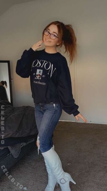 Leaked Lyssaurora private photo viral onlyfans