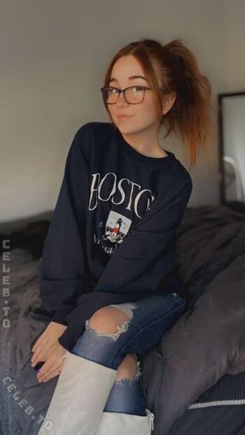 Leaked Lyssaurora private photo viral onlyfans