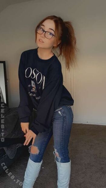 Leaked Lyssaurora private photo viral onlyfans
