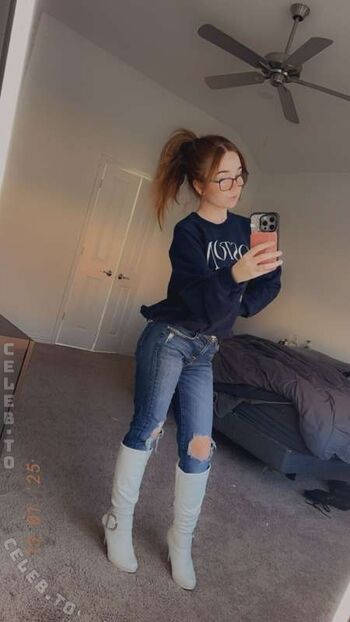 Leaked Lyssaurora private photo viral onlyfans