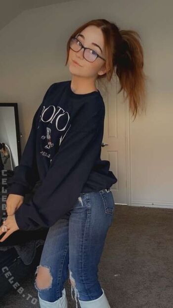 Leaked Lyssaurora private photo viral onlyfans