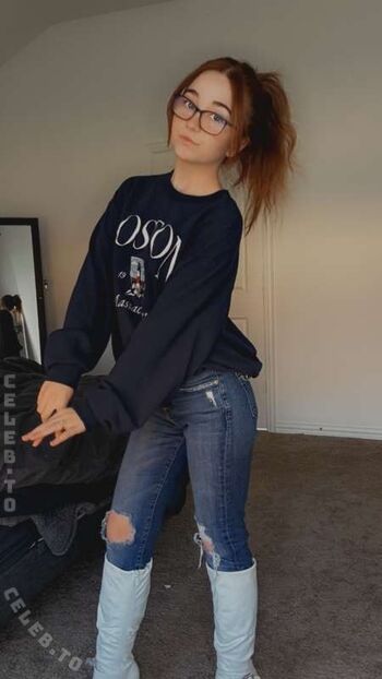 Leaked Lyssaurora private photo viral onlyfans