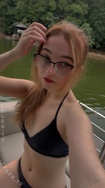 Leaked Lyssaurora page private photo viral onlyfans