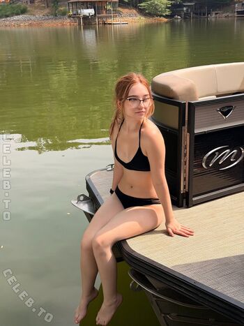 Leaked Lyssaurora page private photo viral onlyfans