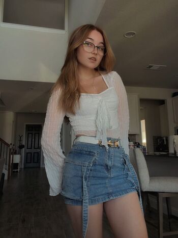 Leaked Lyssaurora page private photo viral onlyfans