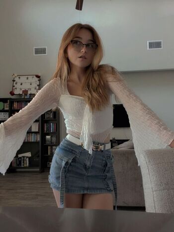 Leaked Lyssaurora page private photo viral onlyfans
