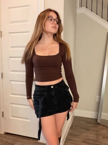 Leaked Lyssaurora page private photo viral onlyfans