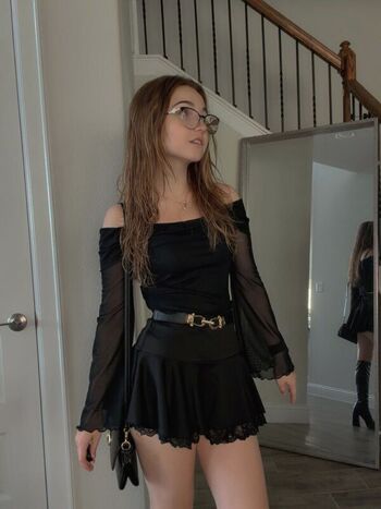 Leaked Lyssaurora page private photo viral onlyfans