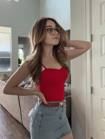 Leaked Lyssaurora private photo viral onlyfans
