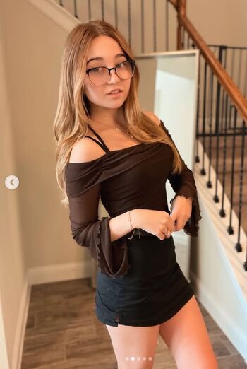 Leaked Lyssaurora private photo viral onlyfans
