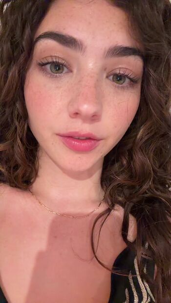 Leaked Lyzzahh private photo viral onlyfans