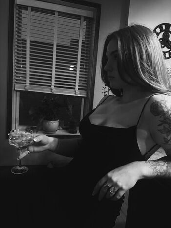 Leaked Madiiii rose private photo viral onlyfans