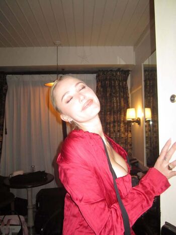 Leaked Maika monroe private photo viral onlyfans
