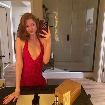 Makenna Kelly / Lifewithmak