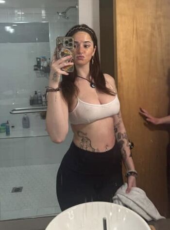 Leaked Makenzie raine private photo viral onlyfans
