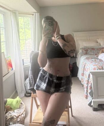 Leaked Makenzie raine private photo viral onlyfans