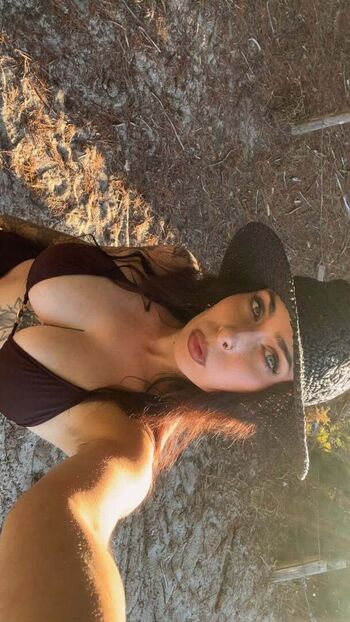 Leaked Manon nadolny private photo viral onlyfans