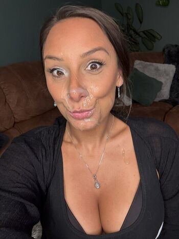 Mariah Leonne