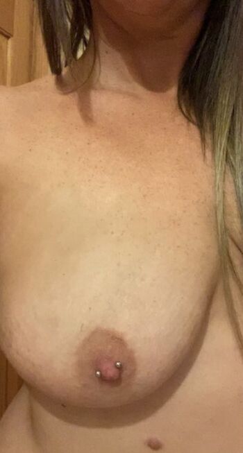 Leaked Mature women private photo viral onlyfans