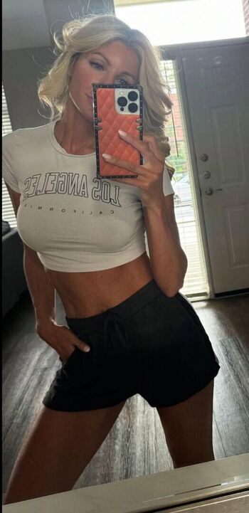 Mckinzie Roth