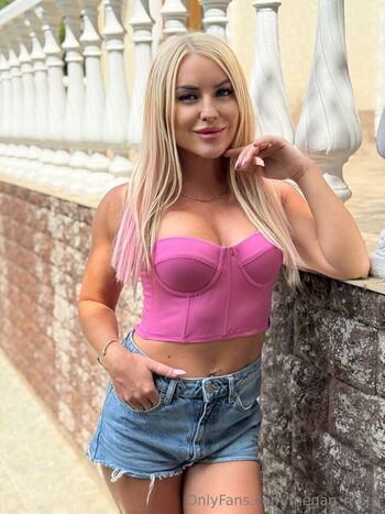 megan_moto