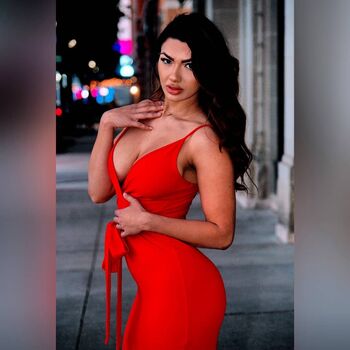 Melanie San Roman