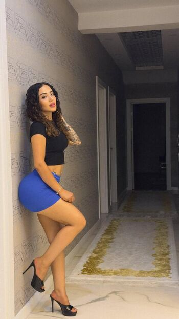 Melek Azad
