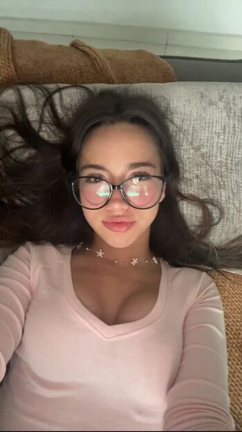 Melody Valenzuela