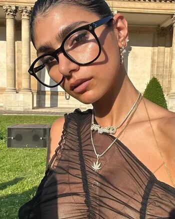 Leaked Mia gmez private photo viral onlyfans