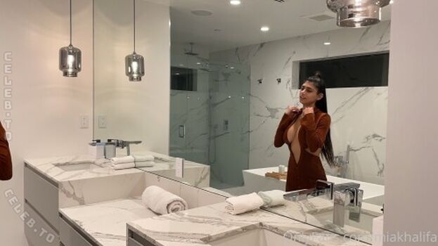 Leaked Mia khalifa private photo viral onlyfans
