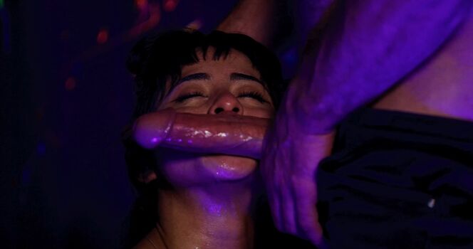 Mia Valentine
