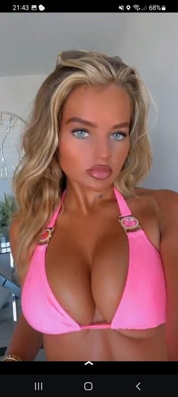 Mia Wood Hall
