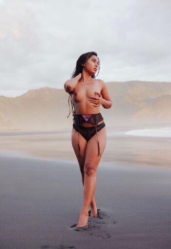 Leaked Mia z page private photo viral onlyfans