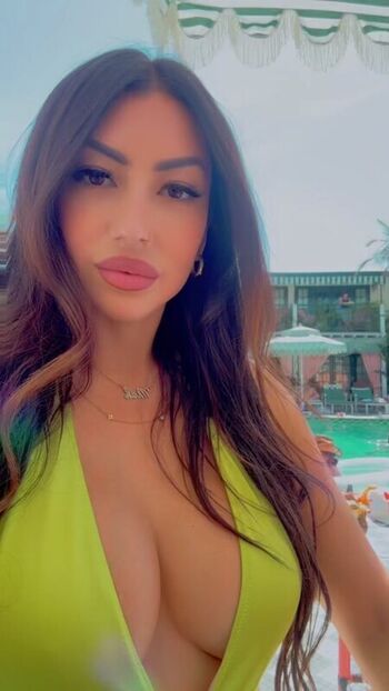 miah__c