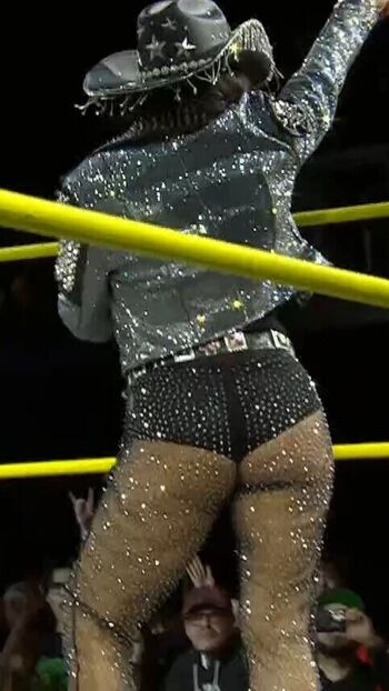 Mickie James